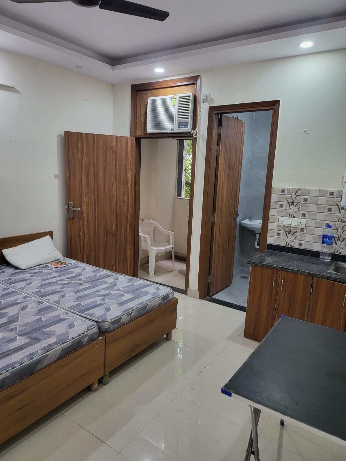 1RK In Patel Nagar Near Metro