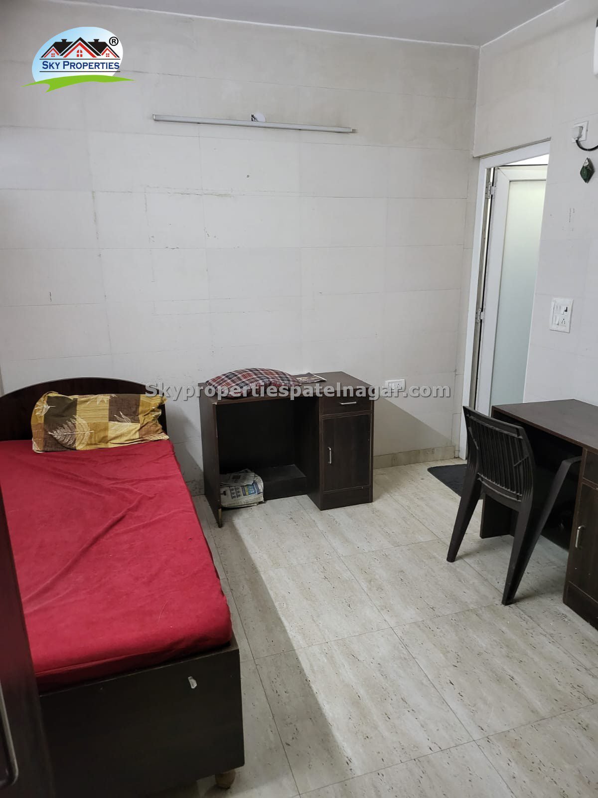 1RK In Karol Bagh Near Vision IAS Institute  