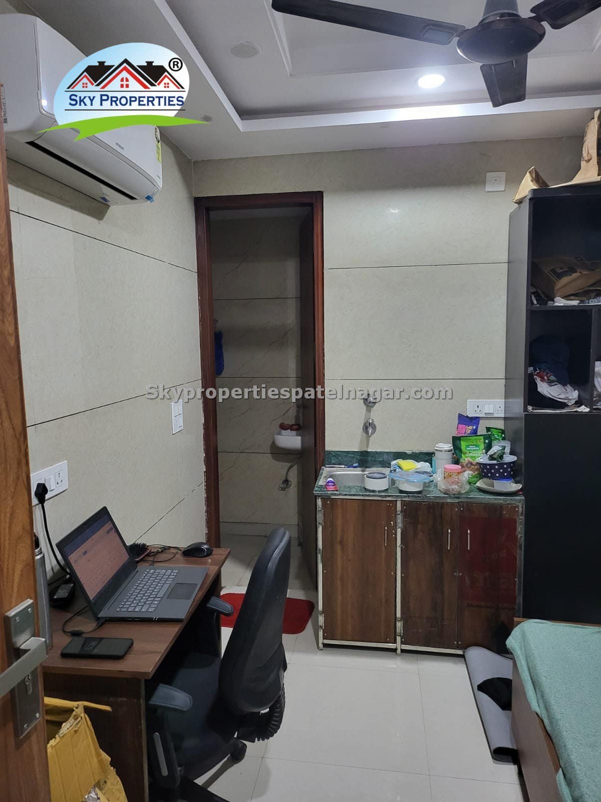 1RK In Karol Bagh Near ALS IAS Institute