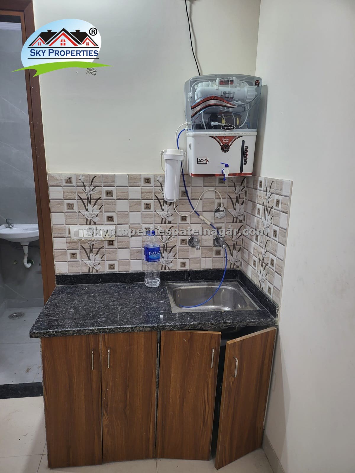 1RK In Karol Bagh