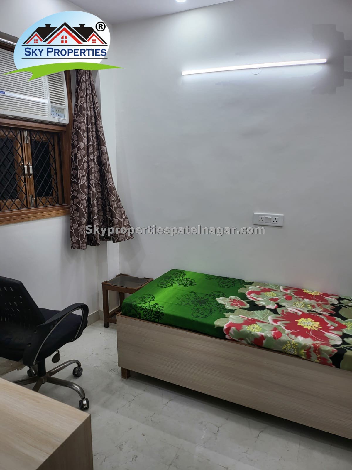 Full Furned 2 BHK In Delhi Near Metro