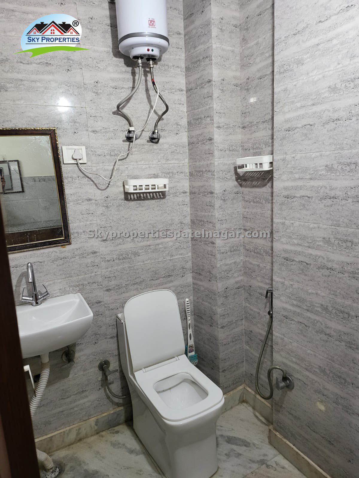 1RK In Karol Bagh Near Vision IAS Institute  
