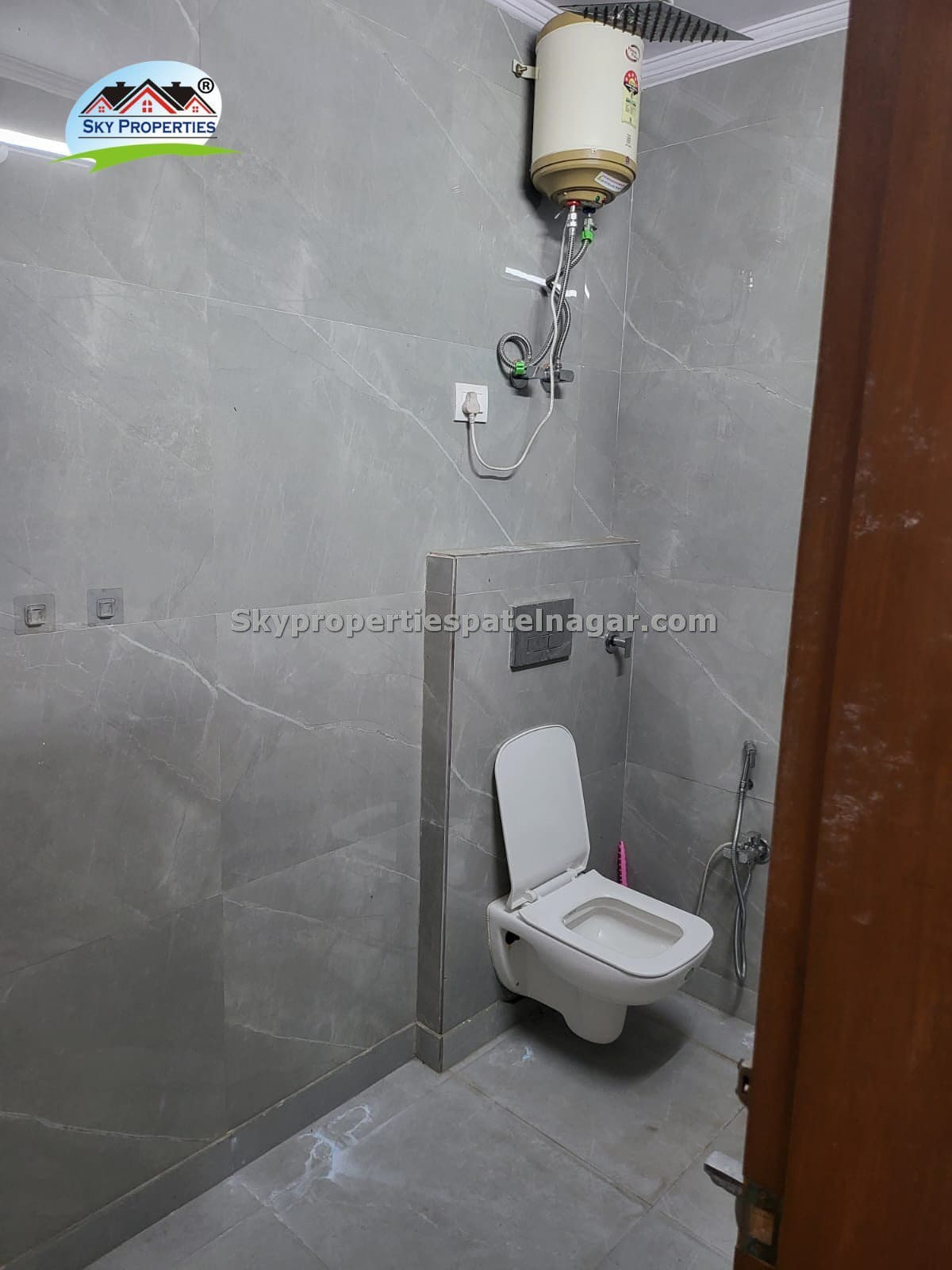 1RK In Karol Bagh Near Vajiram & Ravi Institute  