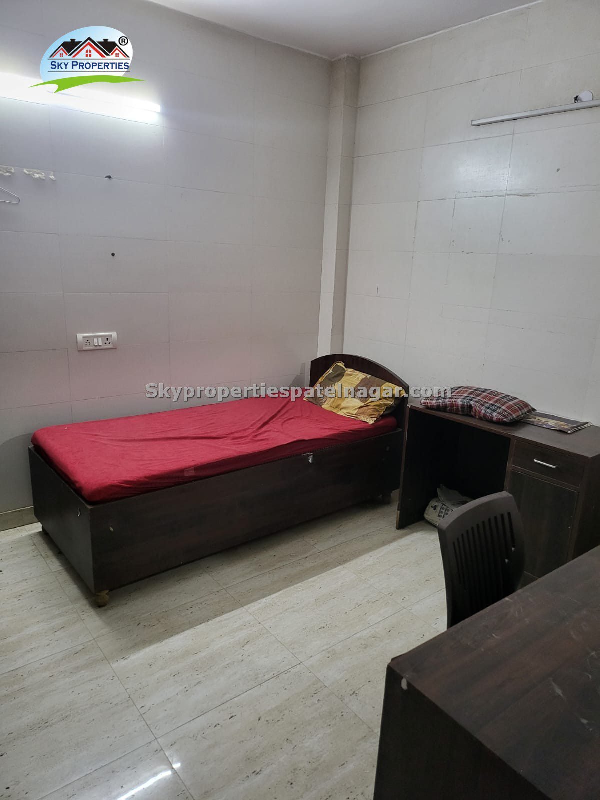 1RK In Karol Bagh Near Vision IAS Institute  