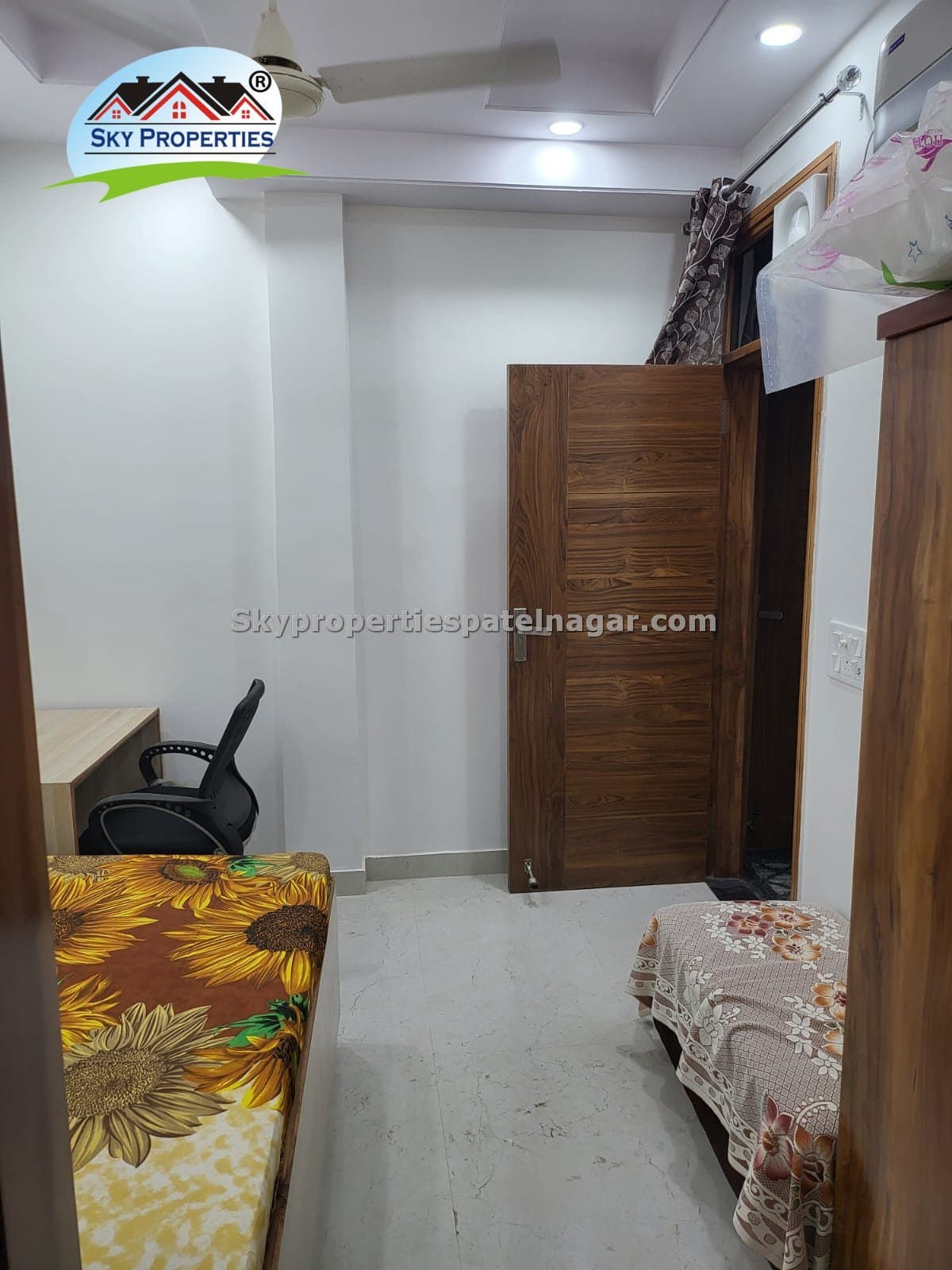 Full Furned 2 BHK In Karol Bagh Delhi Near Metro