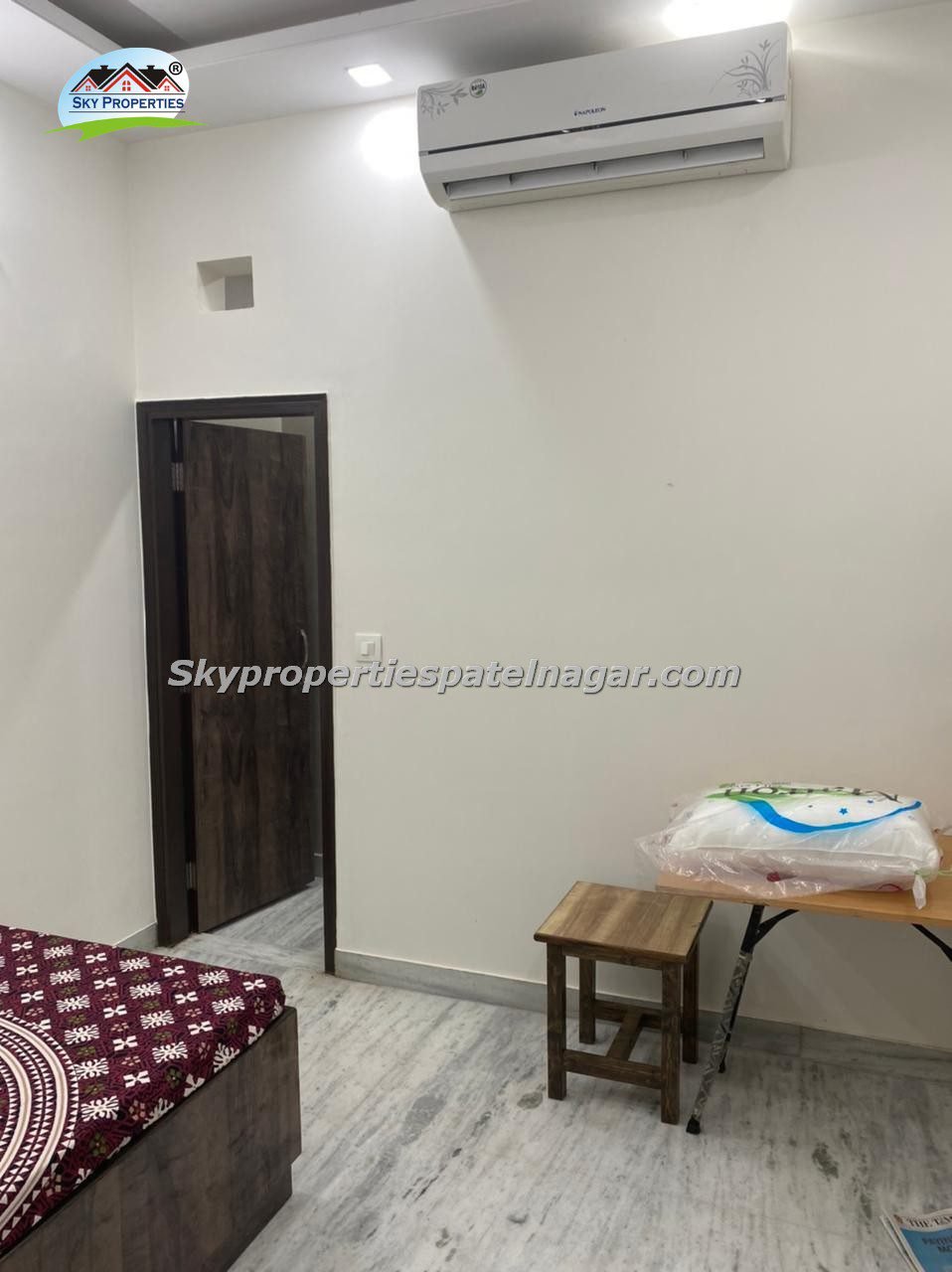 1RK IN KAROL BAGH