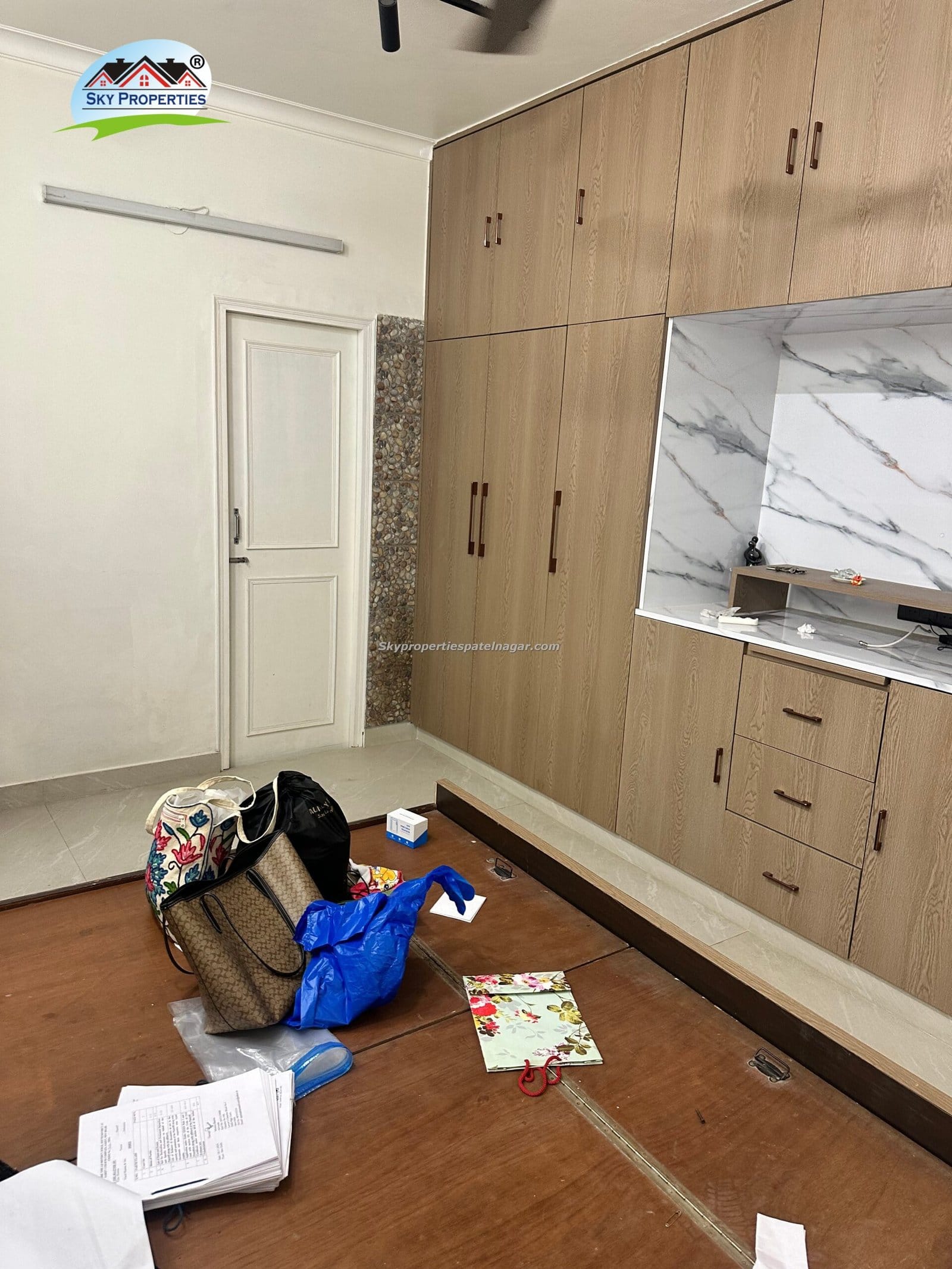 Budget 1RK Flat for Rent in Karol Bagh Near Metro