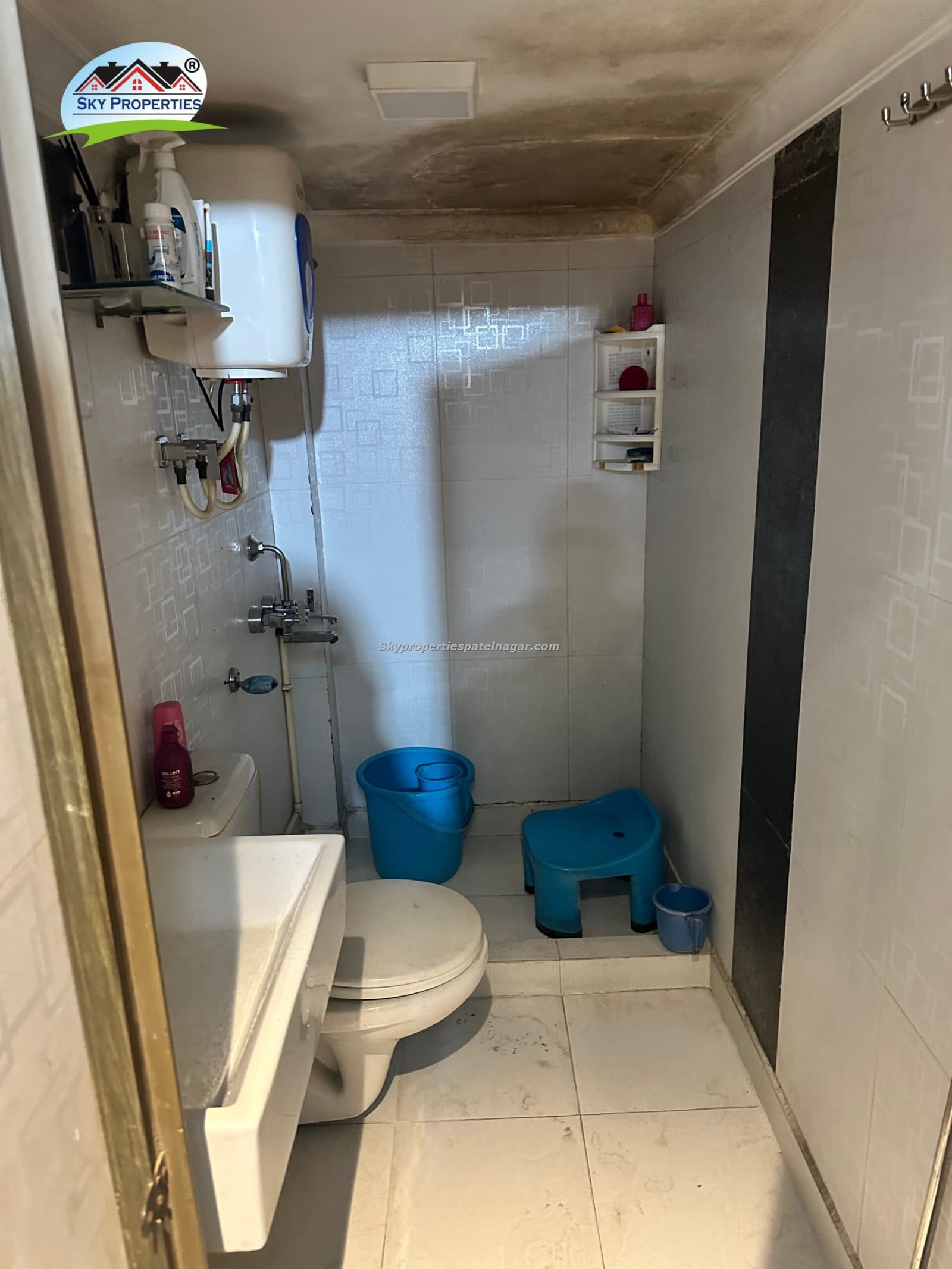 Budget 1RK Flat for Rent in Karol Bagh Near Metro