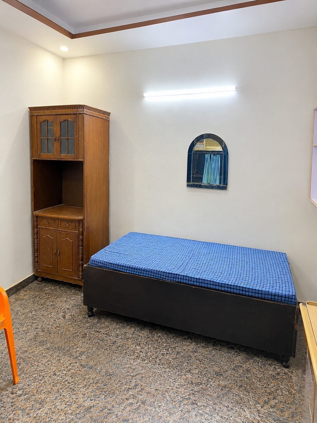 A Single Room in Patel Nagar Near Metro