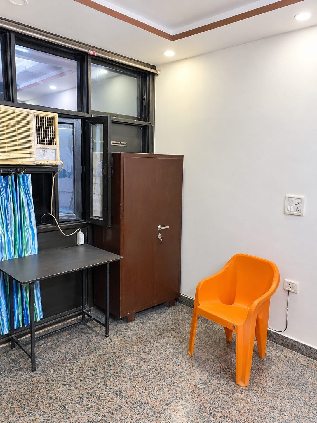 Looking for a Single Room in Patel Nagar Near Market