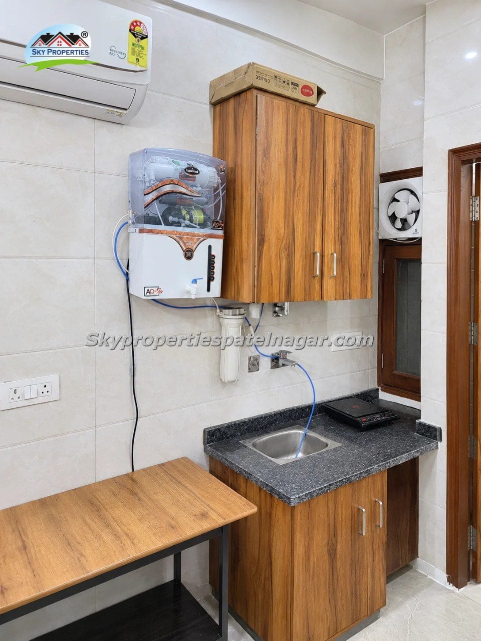 Single Room for Students in Karol Bagh