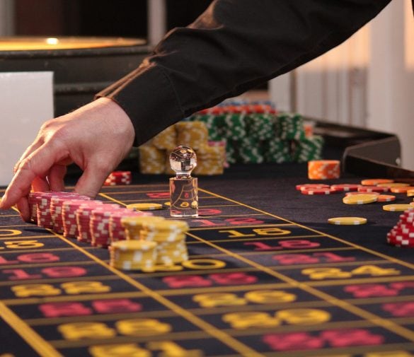 Stand Behind Roulette System