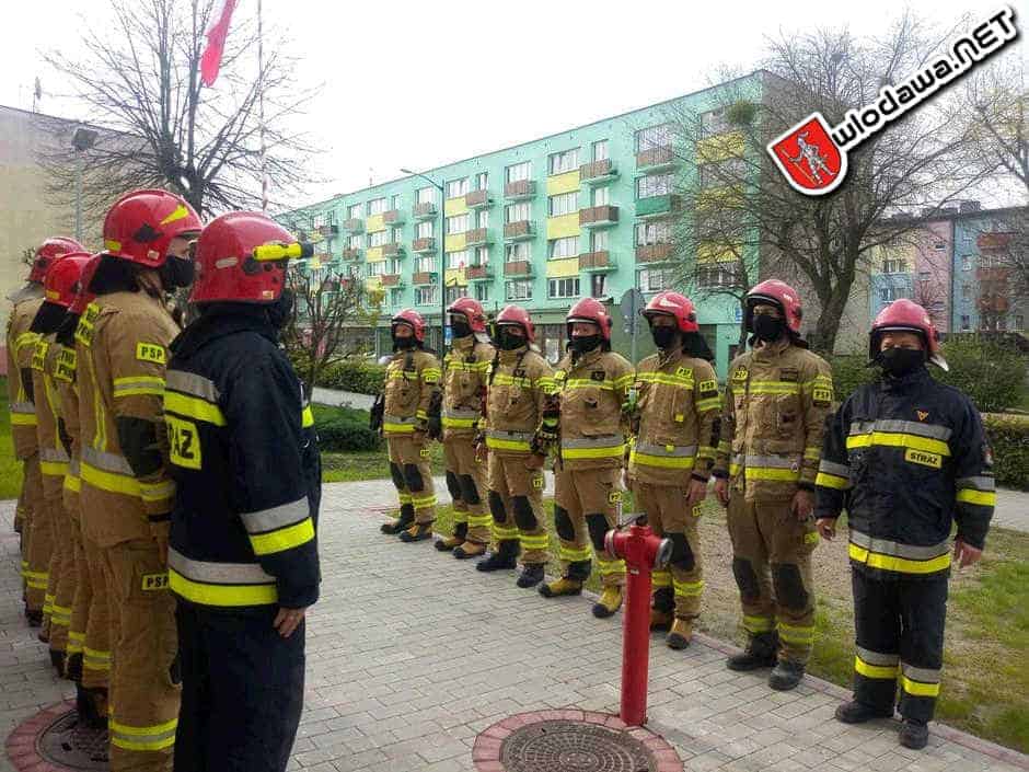 Włodawa: Dzień Flagi Narodowej w KP PSP we Włodawie Wydarzenia z miasta Włodawy powiat włodawskiego i gminy Włodawa oraz Polesie Zachodnie na Sygnale i 24 na dobę