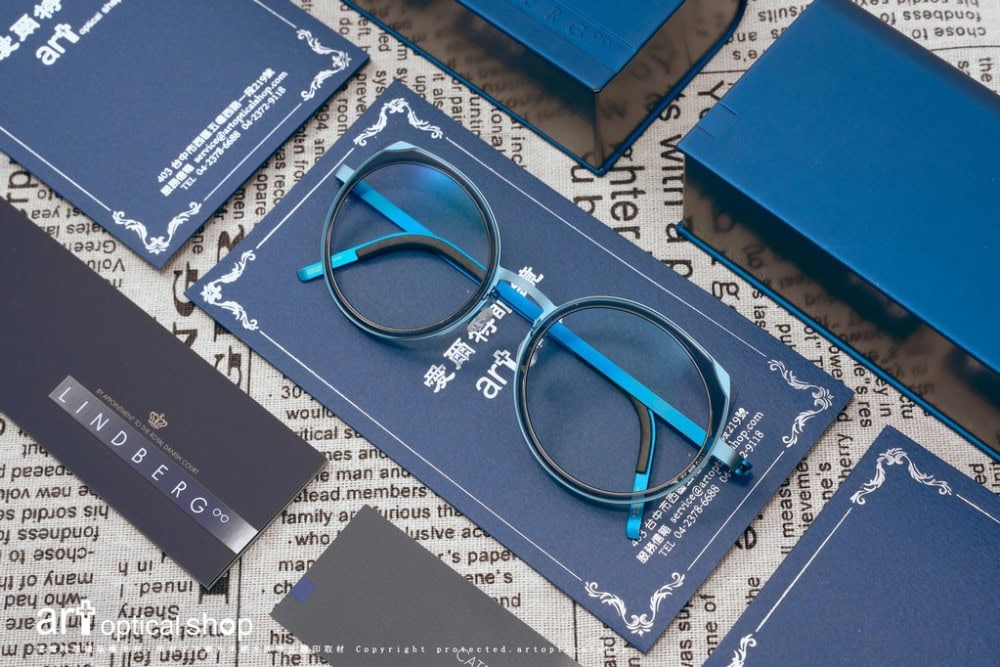LINDBERG Strip Titanium 9747 鈦金屬內嵌板材複合式鏡框
