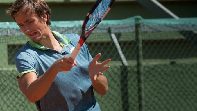 Daniil Medvedev v Mackenzie McDonald Live Streaming, Prediction
