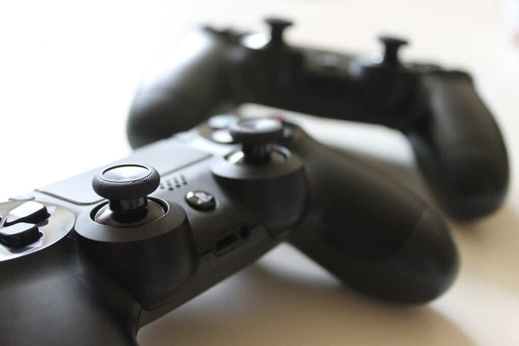 mandos video-juego, residencia universitaria en malaga