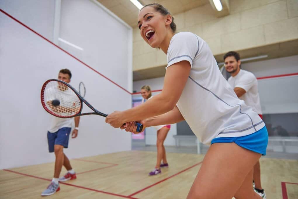 estudiantes jugando a Squash, residencia universitaria en malaga, Rut