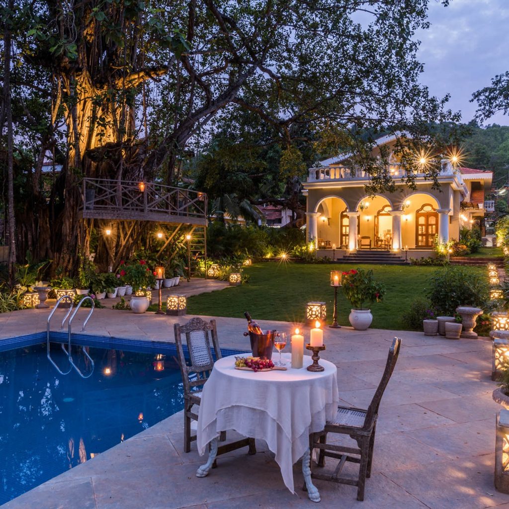Poolside Dining