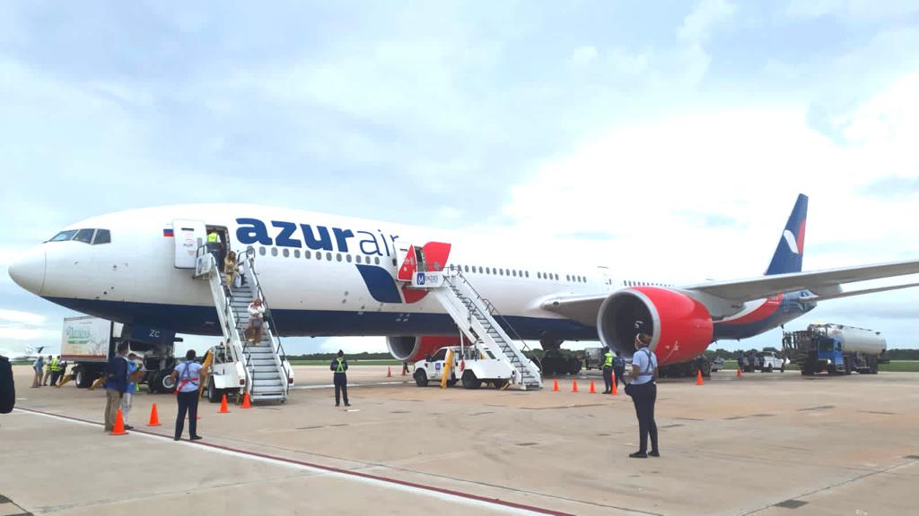 Aterriza en La Romana el primer vuelo directo desde la ciudad rusa de Novosibirsk a RD