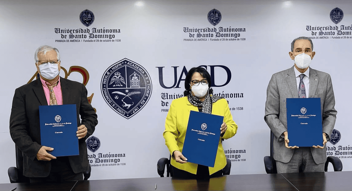 Firma de acuerdo entre la Mescyt
