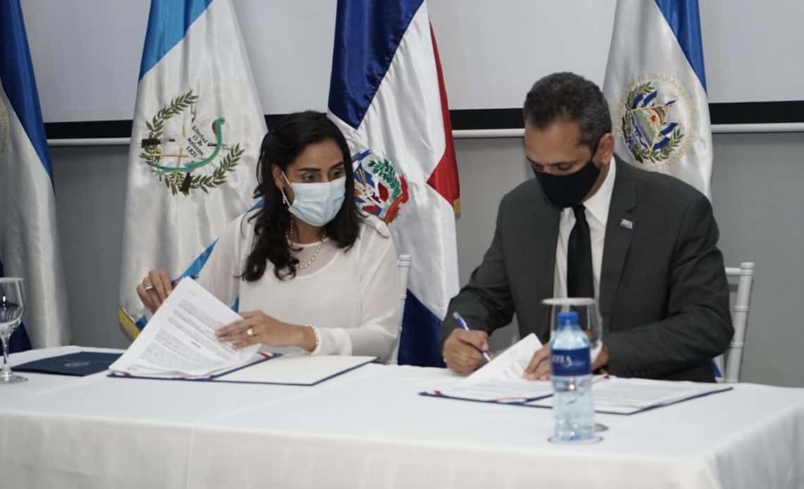 Firma convenido ITLA y PARLACEN