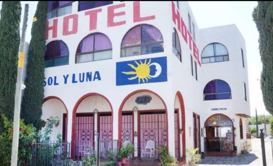 Secuestran a 20 migrantes en un hotel del centro de México