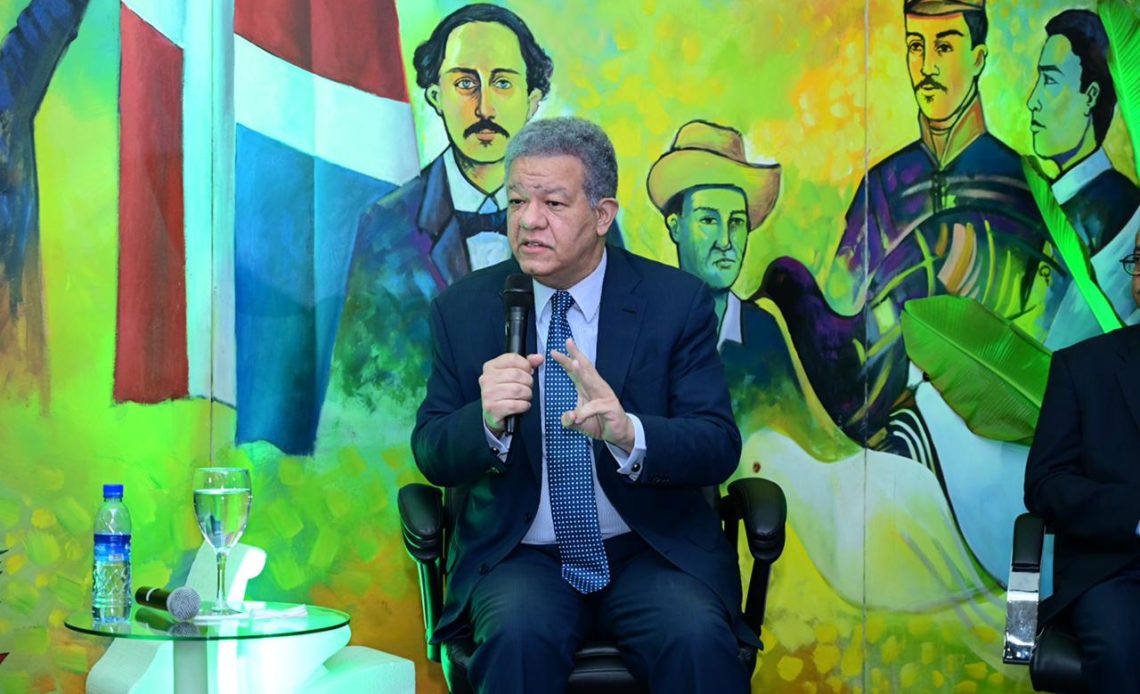 Leonel Fernández dice FP no podría apoyar Reforma Fiscal; recomienda negociación con organismos internacionales