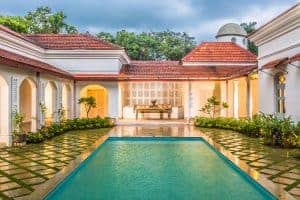 Villa with a pool