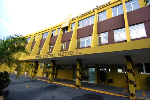 JCE desvincula varios funcionarios del exterior tras aprobar informe