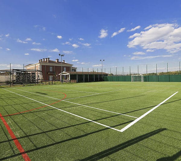 Теннисный корт. Искусственная трава фото