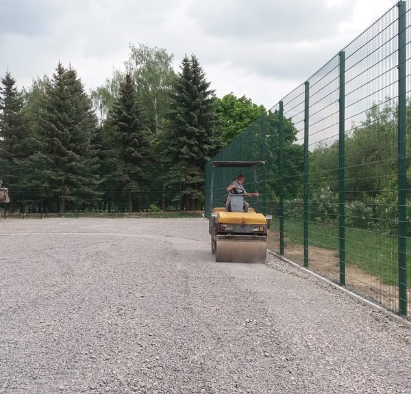 Монтаж футбольного поля