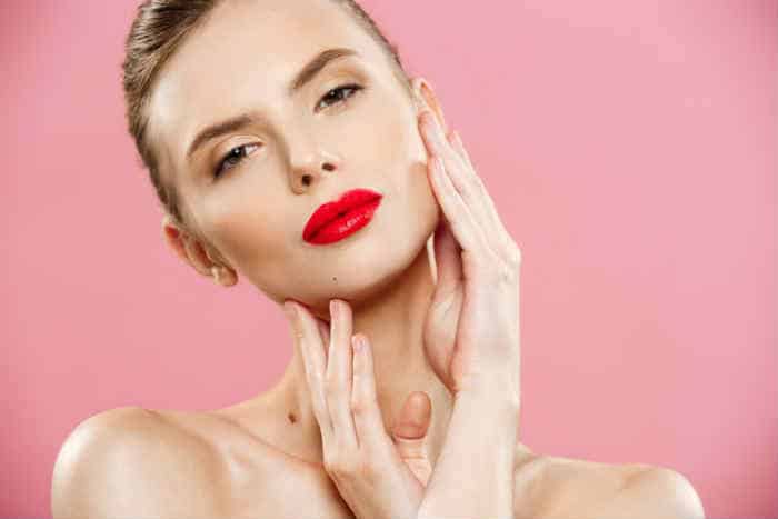 ejemplo de cejas perfectas de mujer