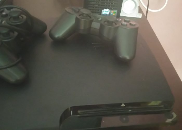 Image annonce: Ps3 slim et bon etat