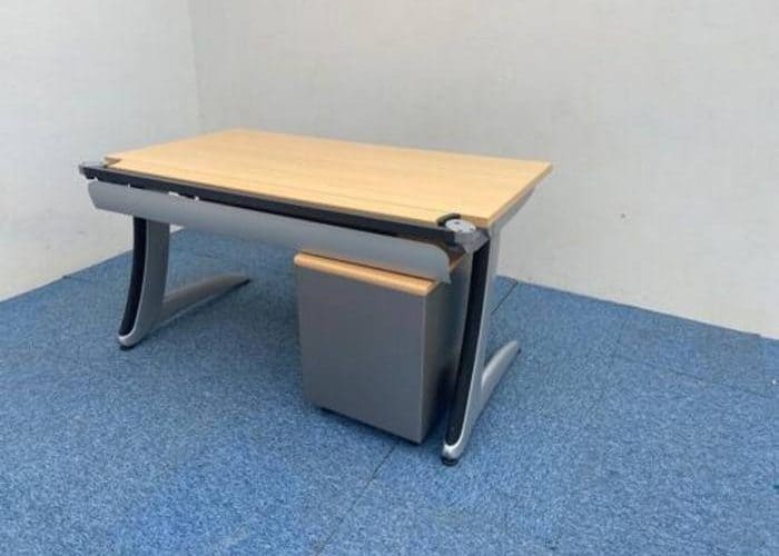 Image annonce: Bureau droit Steelcase 140x80cm avec caisson