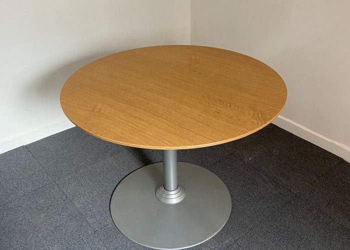 Image annonce: Table ronde 100cm couleur chêne Steelcase piétement métal