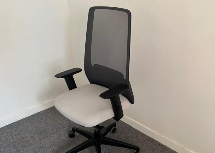 Image annonce: Chaise à roulette interstuhl filet résille noir
