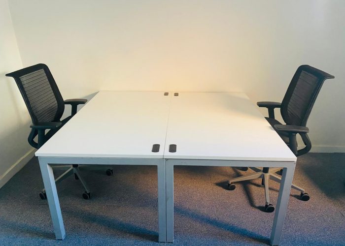 Image annonce: Ensemble bureau bench 2 postes blanc 140x160cm