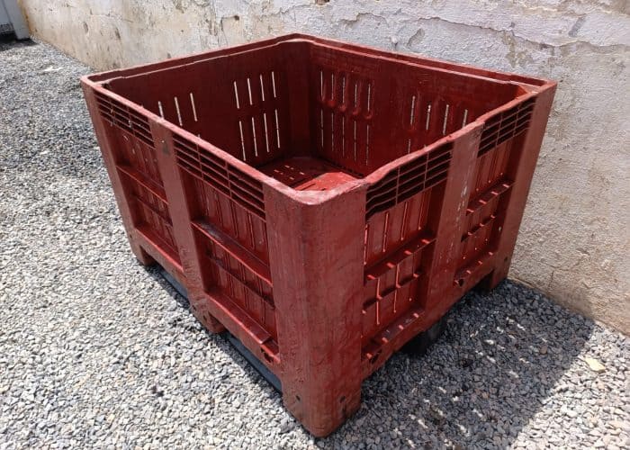 Image annonce: Palox palette caisse rouge en pvc 120x100x80 défaut voir photo