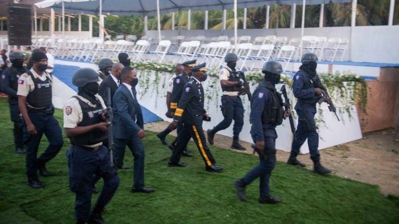 Policía haitiana