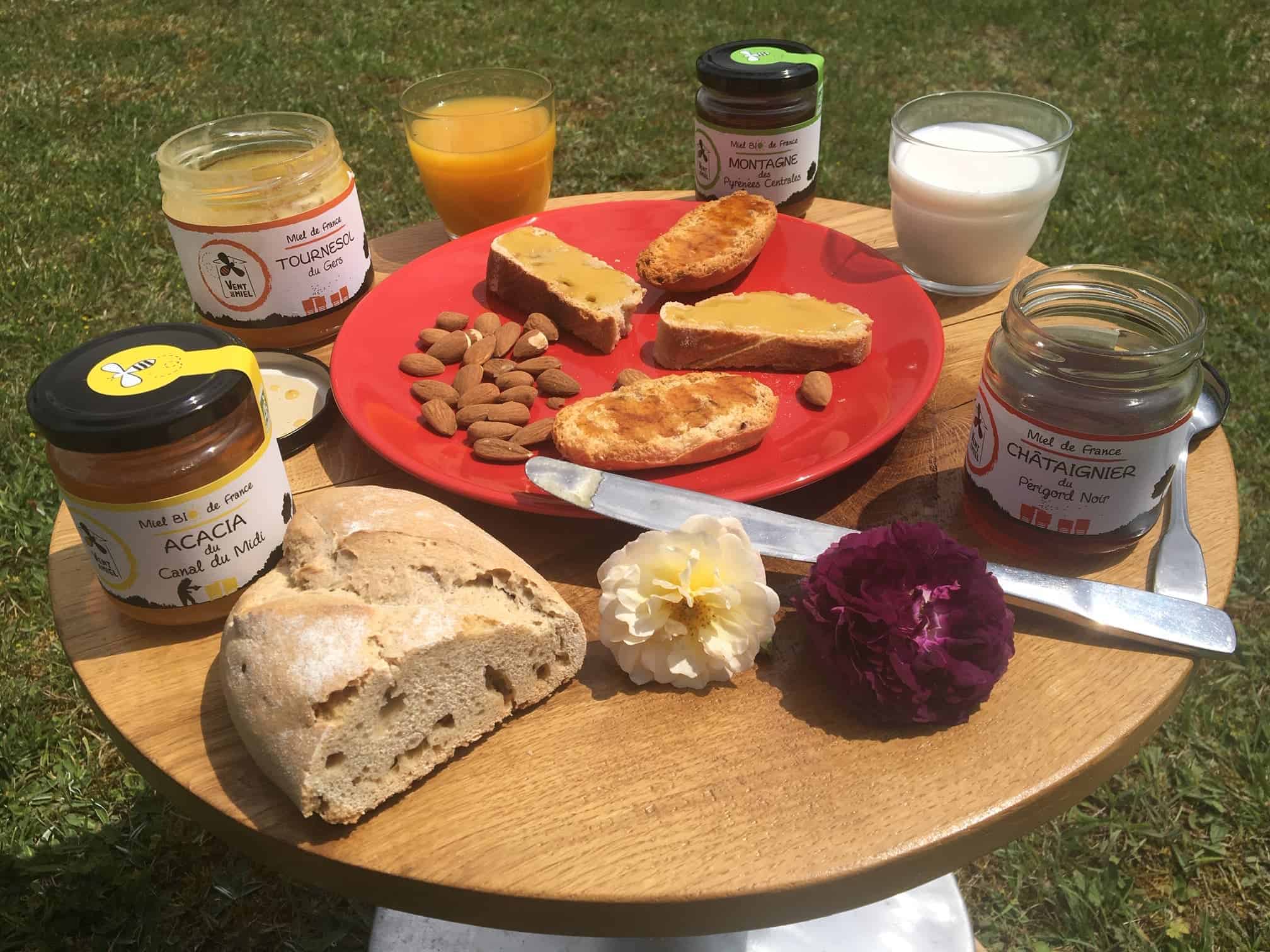 petit dejeuner avec du miel-vent de miel-apimoulin