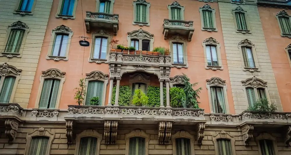 Gorgeous balcony found during a weekend trip to Milan