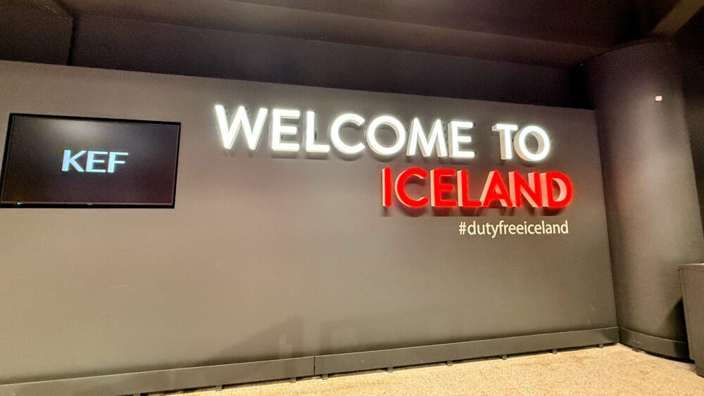 アイスランド「ケプラヴィーク国際空港」