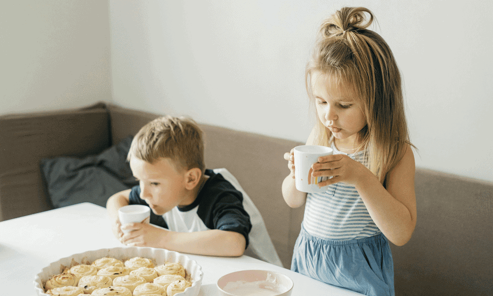 kids eating breakfast
