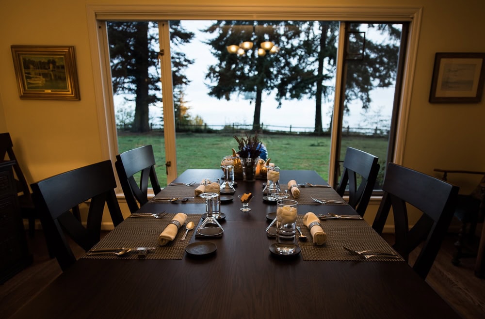 The breakfast area and the beautiful view to the back garden