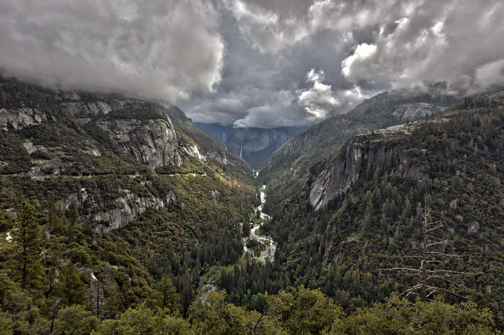 Fog and clouds in and over Yosemite Valley