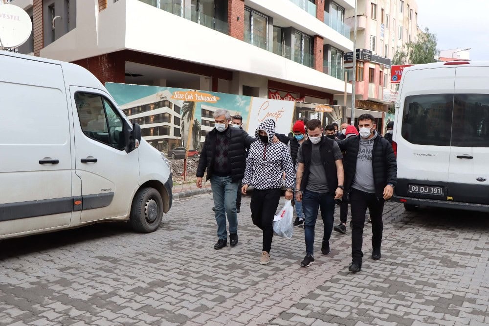 Kuşadası’ndaki 16 ayrı hırsızlık olayının şüphelisi 7 kişi yakalandı