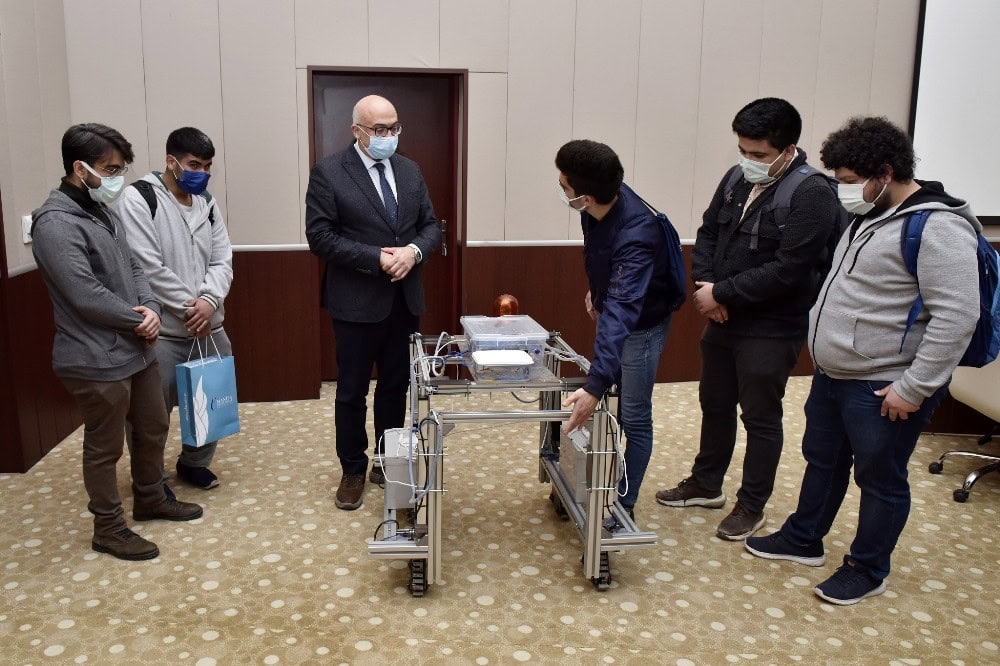 Manisa CBÜ’lü öğrenciler yapay zekalı tarım robotu geliştirdi