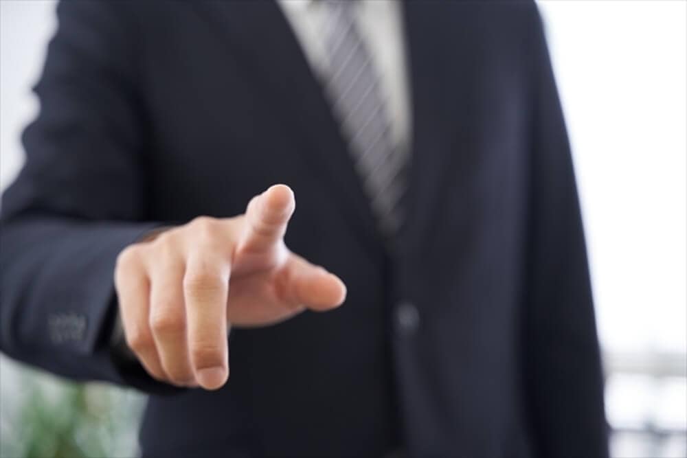 新卒が3月から働く入社前研修は違法？