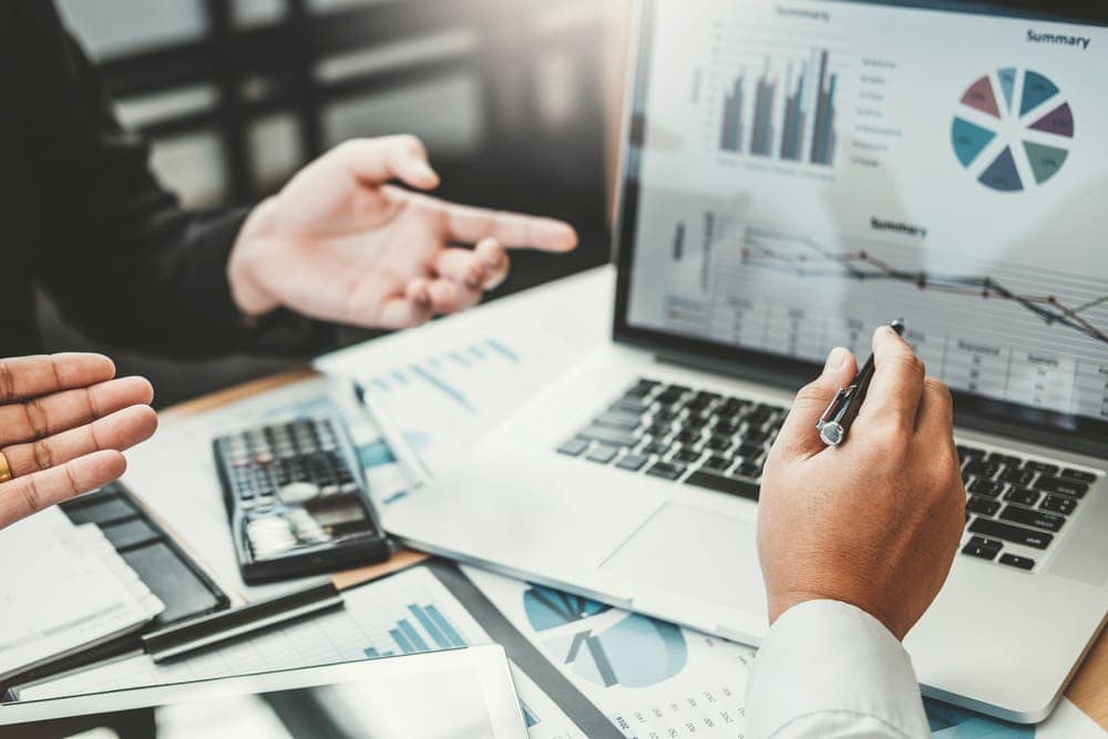 企業は就活浪人した新卒をどう見ている？