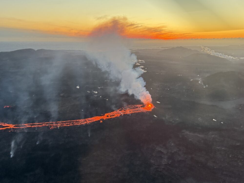 火山ヘリツアー